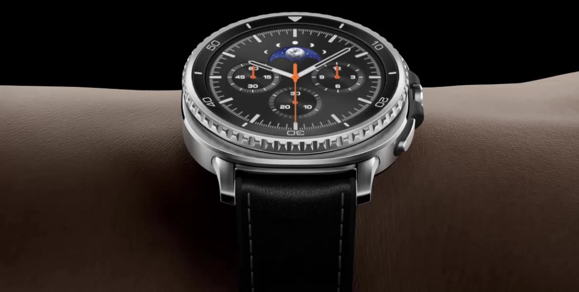 Умные часы Samsung Galaxy Watch 8 Classic 46мм белый Умные часы Samsung Galaxy Watch 8 Classic 46мм белый - 1