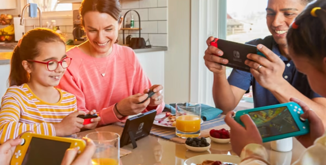 Игровая приставка Nintendo Switch OLED 64 ГБ белый Игровая приставка Nintendo Switch OLED 64 ГБ белый - 4