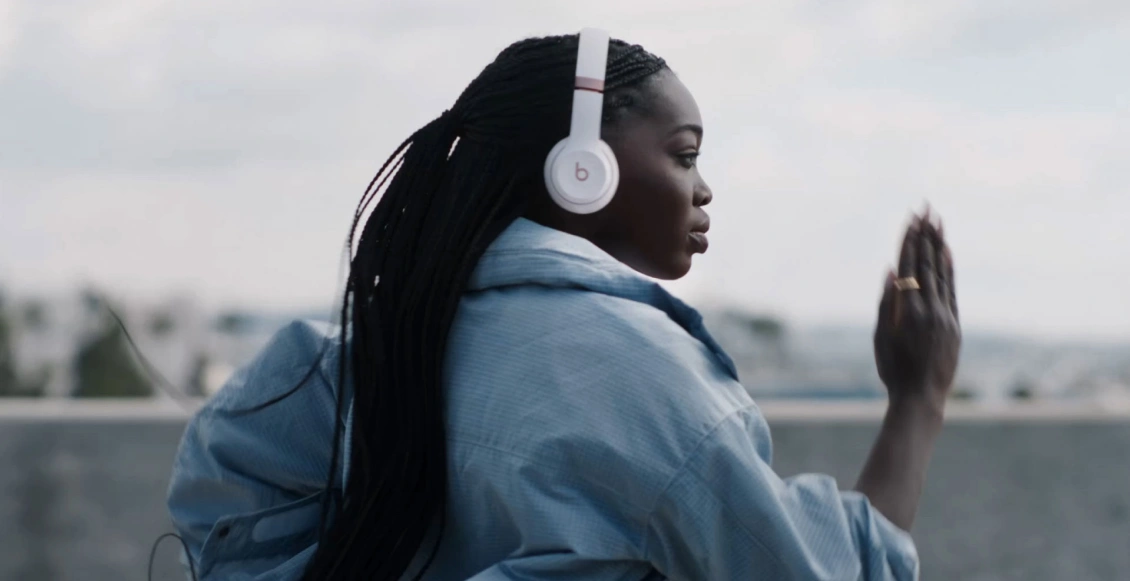 Беспроводные наушники Beats Solo 4 пудровый Беспроводные наушники Beats Solo 4 пудровый - 1