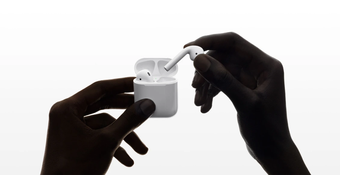 Беспроводные наушники Apple AirPods 2 с зарядным футляром чёрный Беспроводные наушники Apple AirPods 2 с зарядным футляром чёрный - 3